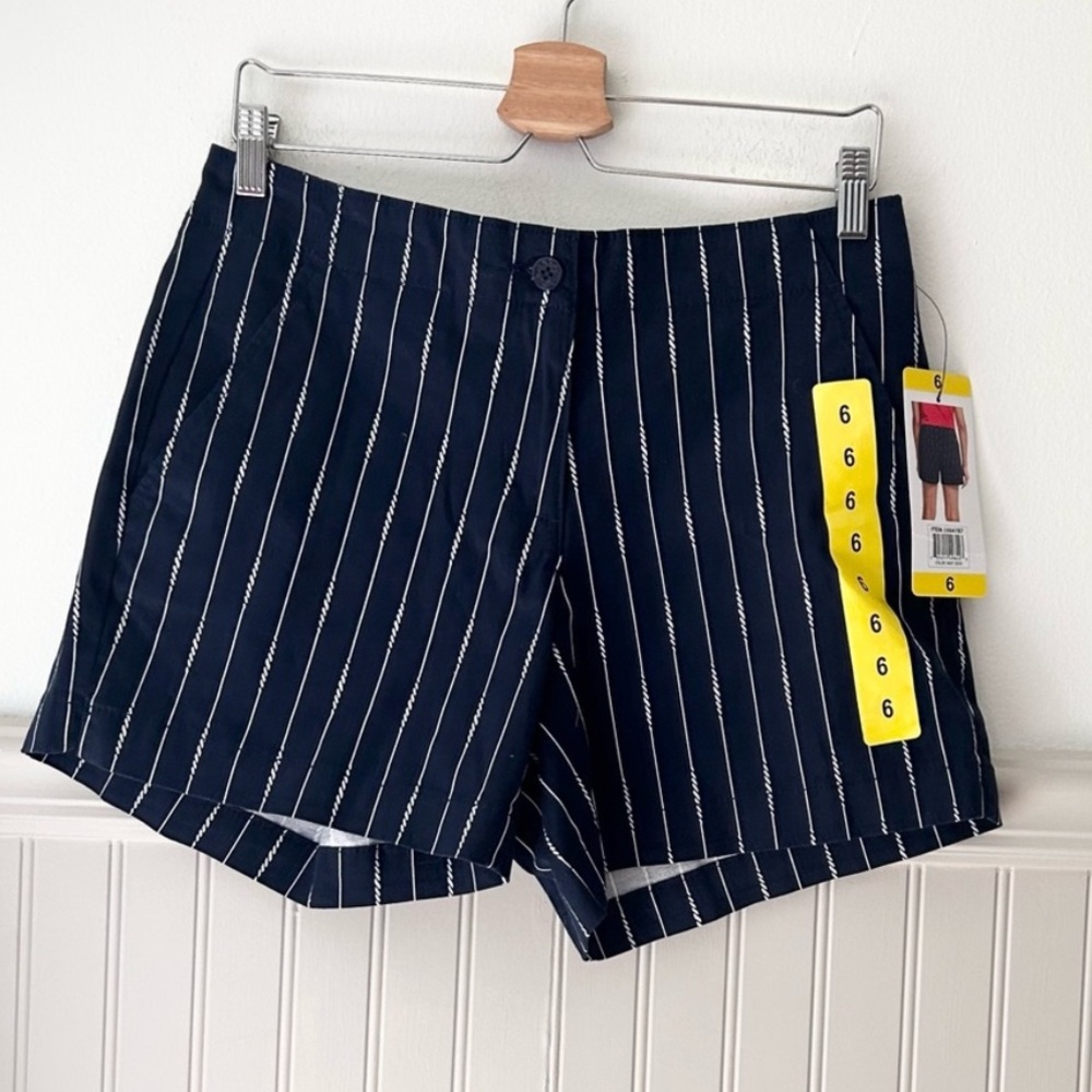 ⭐️ NEW Nautica Size 6 Mid Rise Navy White Striped Twill Shorts